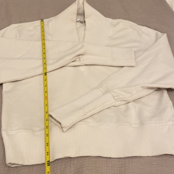 AGOLDE Klara V- neck Sweatshirt. Size M 100% cotton . - Picture 6 of 14